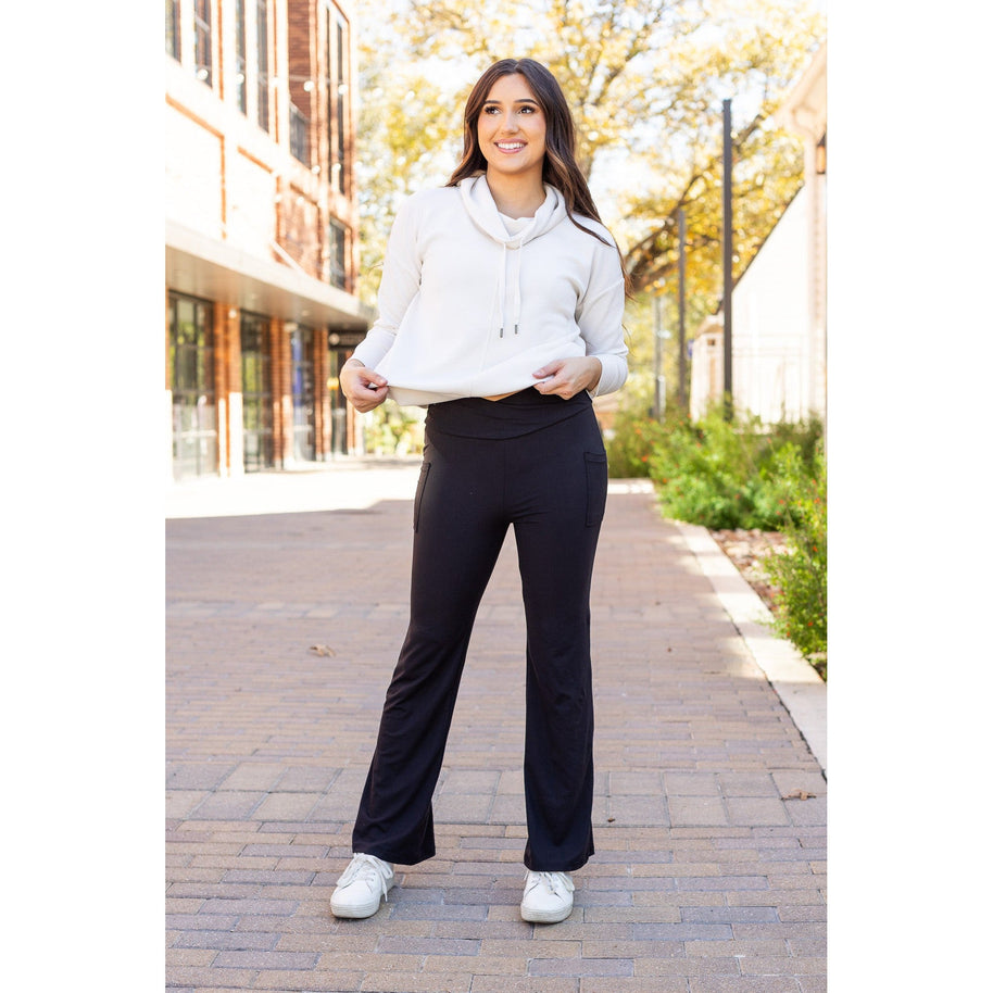 Ready to Ship | The Liz - Crossover Bootcut Leggings with Pockets