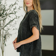 Basic Fade V-Neck Acid Wash Top in Ash Black