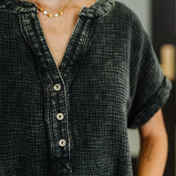 Basic Fade V-Neck Acid Wash Top in Ash Black