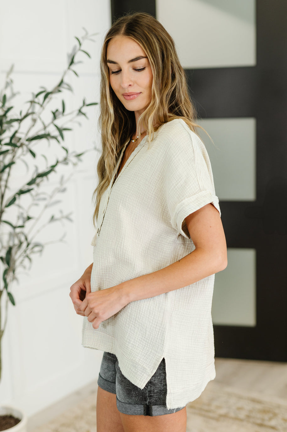 Basic Fade V-Neck Acid Wash Top in Sand Beige