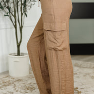 Off Duty Straight Leg Cargo Pants in Tan