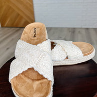 Shoreline Stride Sandals in Sadina Beige