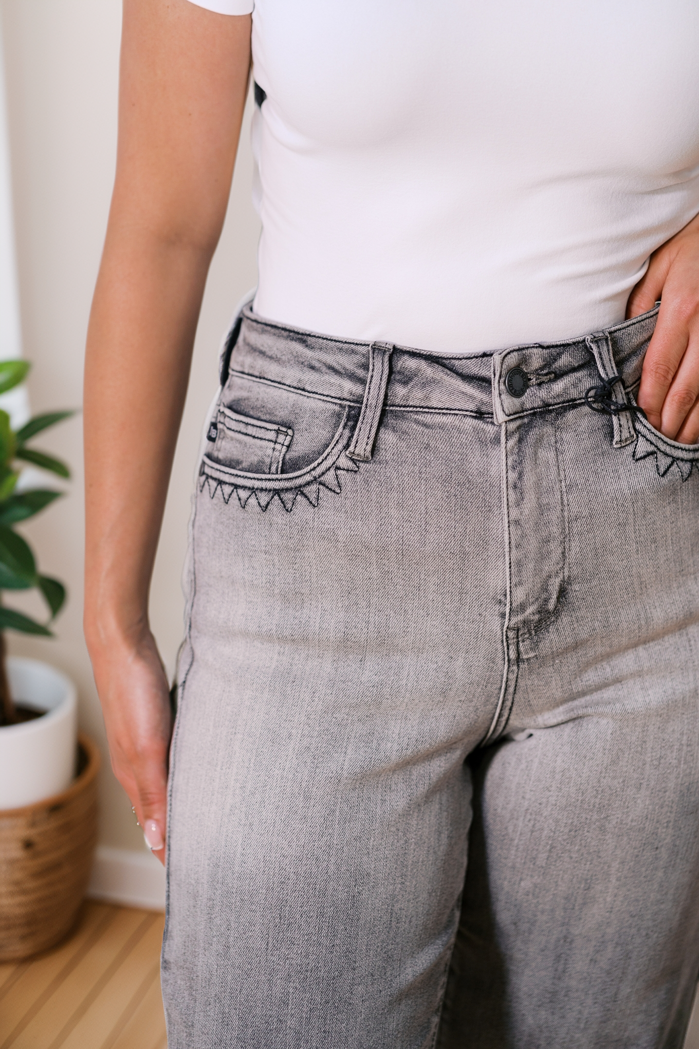 Smokeshow Strolls Judy Blues