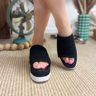 Ophelia Wedges in Black